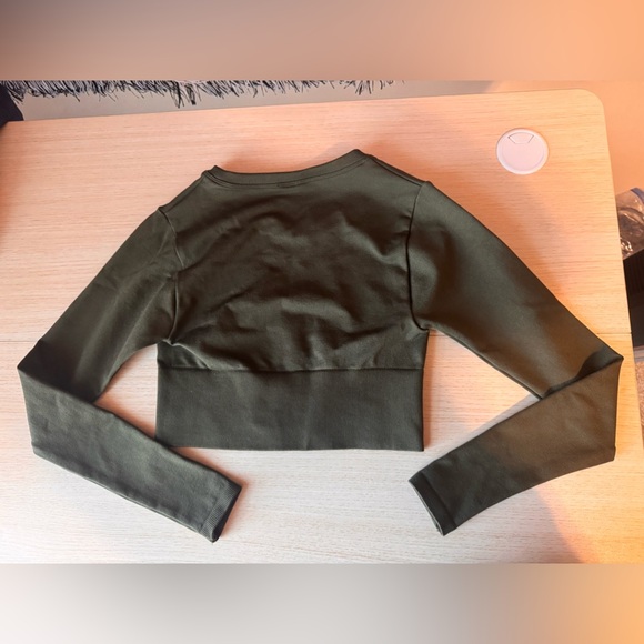 Olive Green Long Sleeve Crop Top - Picture 3 of 3